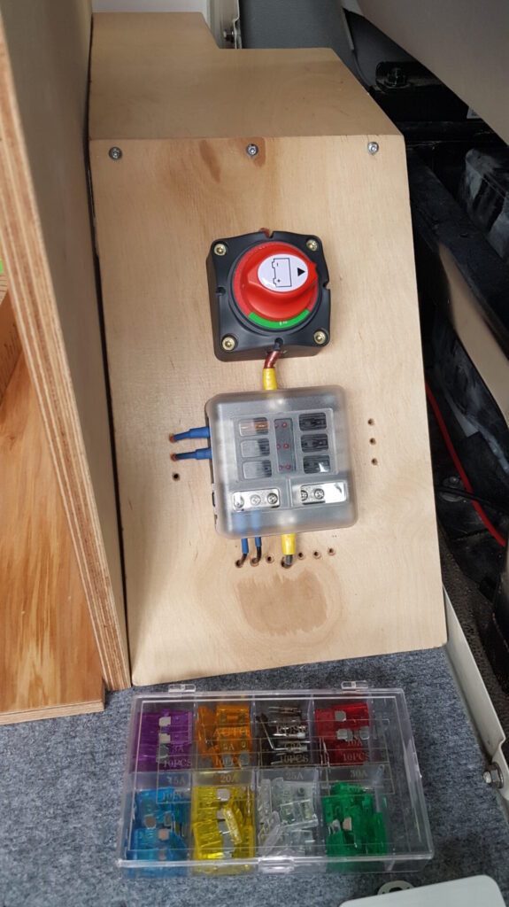 12V Sicherungen im WulliBulli