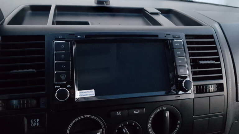 Einbau des neuen Radios